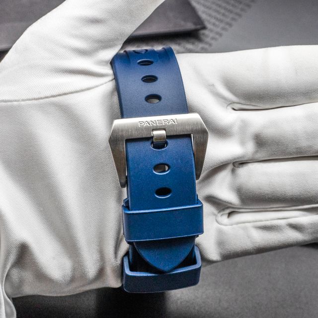 Panerai Luminor Marina PAM00422 Image 3